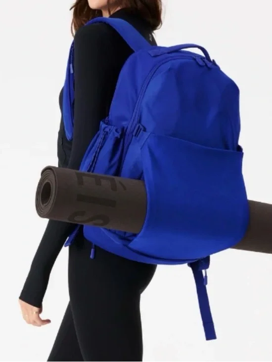 BEIS NORTH TO SOUTH BACKPACK - NWT - Picture 9 of 9